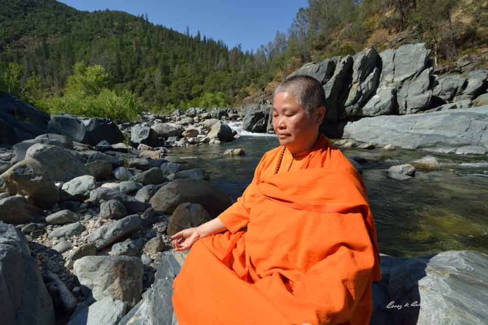 swami-sita-meditating-at-yuba-river
